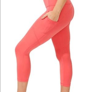 Victoria’s Secret Knockout Capri Legging